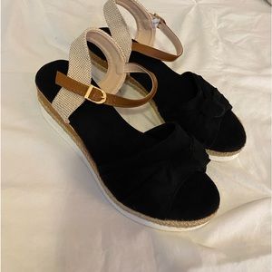 black and white small platforms never worn brand new